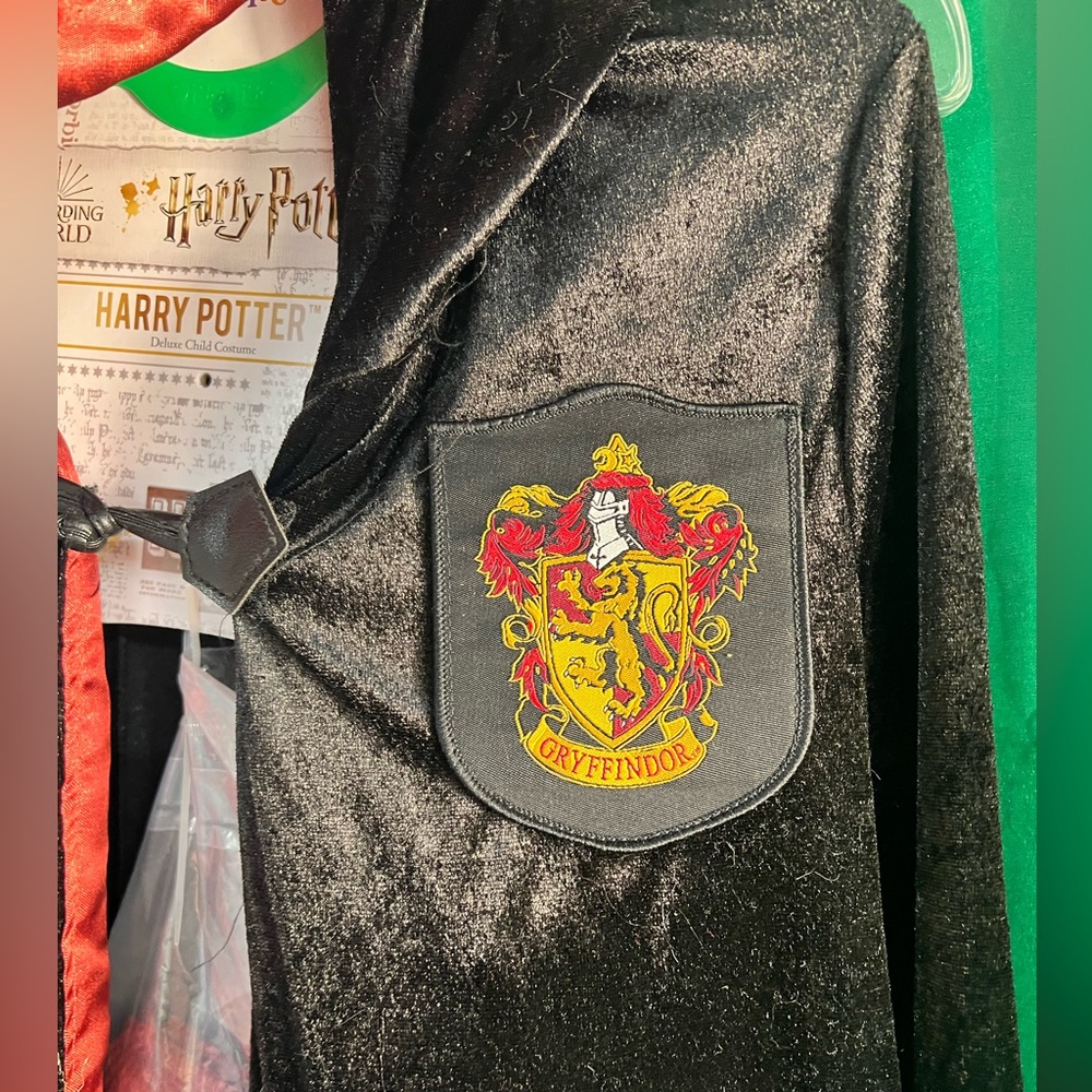 Halloween costume Harry Potter Hog Warts deluxe child’s costume - Picture 7 of 16